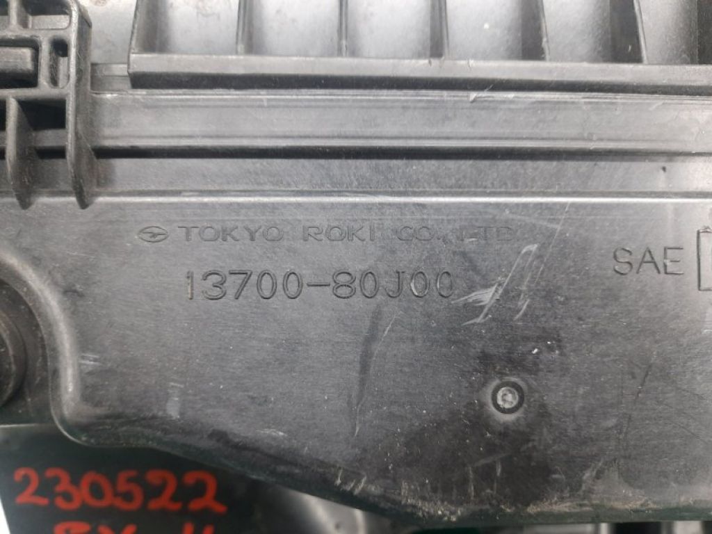 13700-80J00 | Корпус повітряного фільтра SUZUKI SX4 06-13 - Фото 9