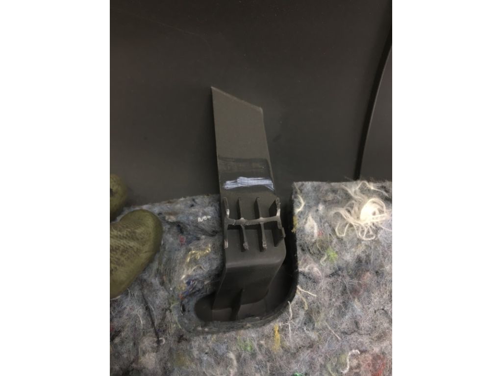 CJ5Z-7842906-BA | Обшивка кришки багажника FORD ESCAPE 12-19 - Фото 9