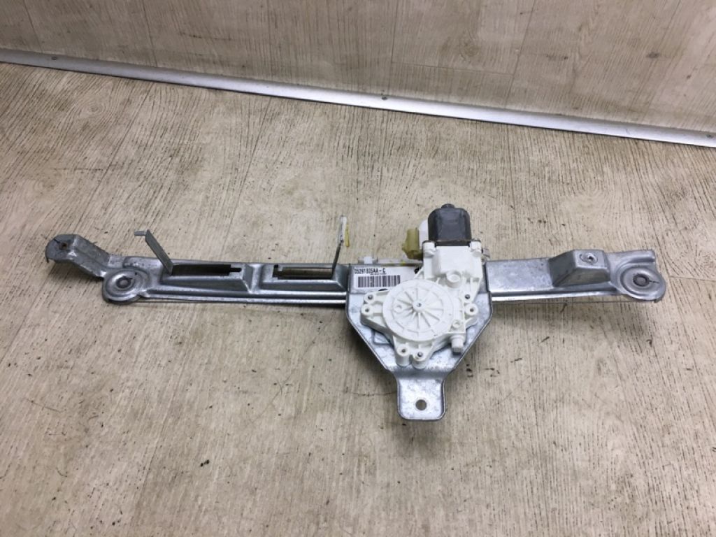 68002893AA | Стеклоподъемник задн. лев. JEEP PATRIOT 10-17