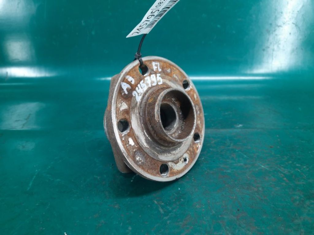 8S0 498 625 A | Маточина колеса передн. лів. AUDI A3 (8V) 12–17