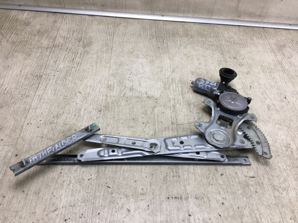 82721-3KA0A | Стеклоподъемник задн. лев. NISSAN PATHFINDER R52 12-21