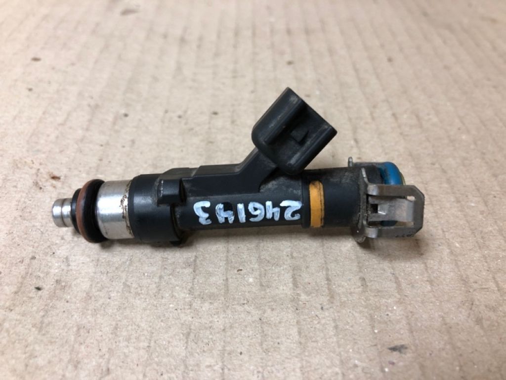 L3G5-13-250 | Форсунка топливная MAZDA 3 BK 03-08