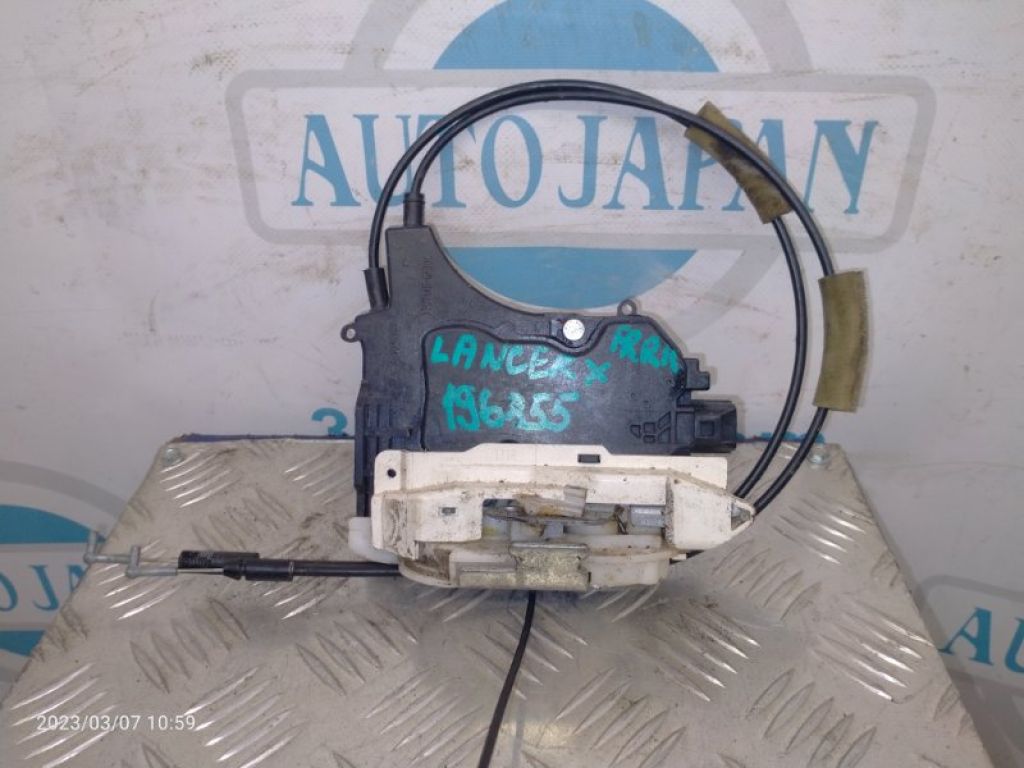 5715A426 | Замок двері передн. прав. MITSUBISHI LANCER X 10 07-15