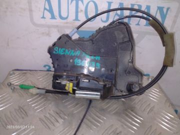 Замок двері передн. лів. TOYOTA SIENNA 11-16