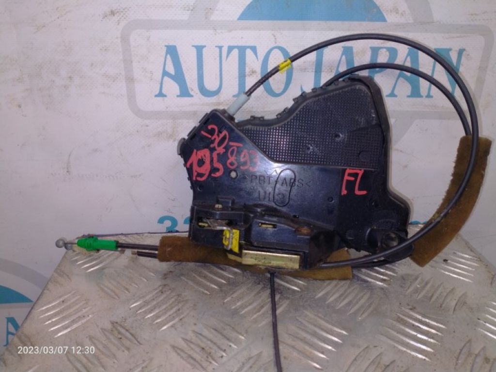 69040-AA050 | Замок двери передн. лев. TOYOTA CAMRY 30 02-06
