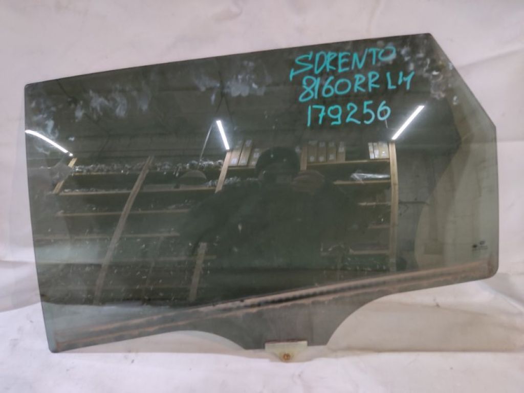 83410-C5010 | Скло дверей задн. лів. KIA SORENTO UM 14-