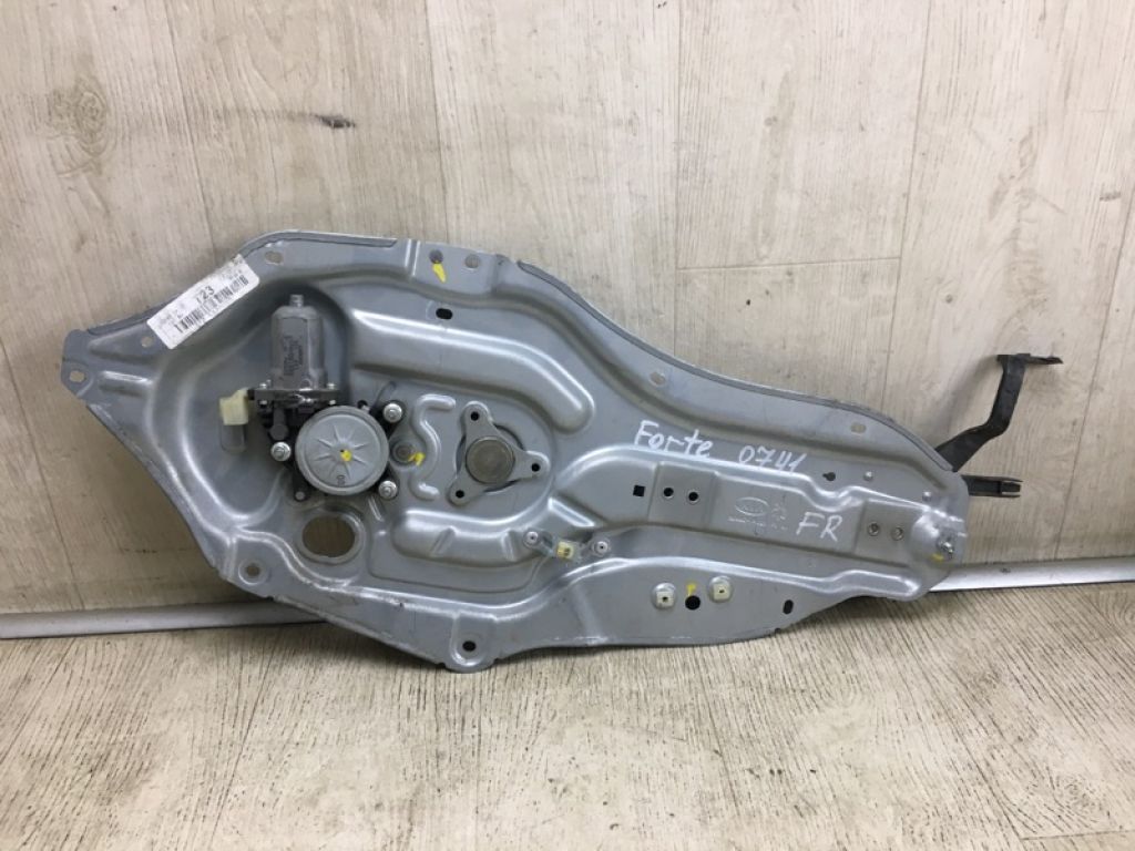 82402-1M010 | Склопідйомник передн. прав. KIA FORTE/CERATO TD 08-13