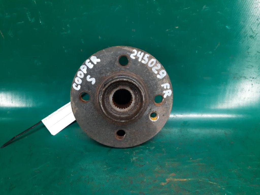 31 22 6 776 162 | Маточина колеса передн. прав. MINI COOPER S CLUBMAN R55 05-14