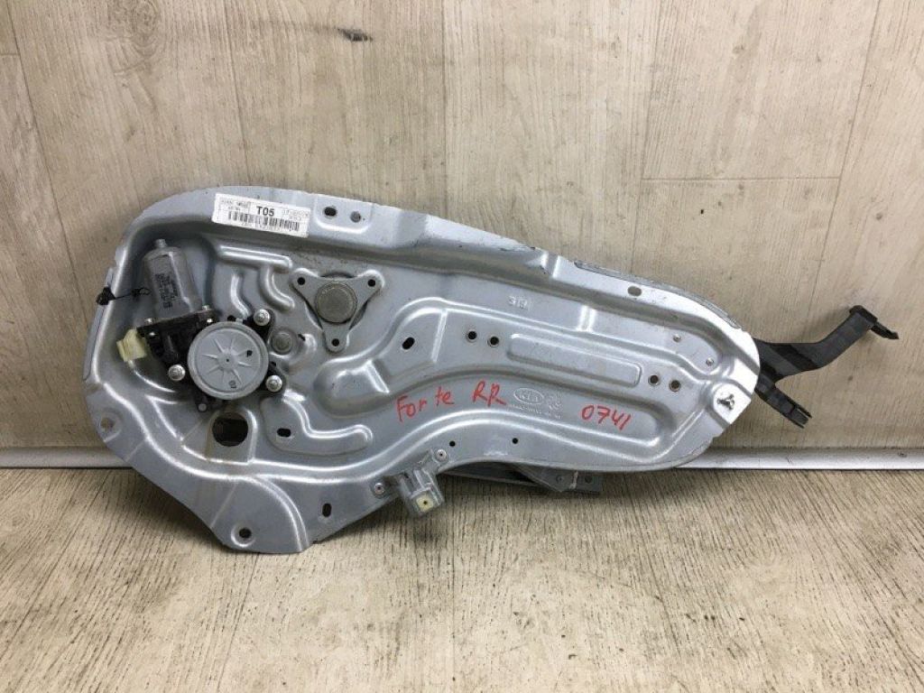 824021M010 | Стеклоподъемник задн. прав. KIA FORTE/CERATO TD 08-13