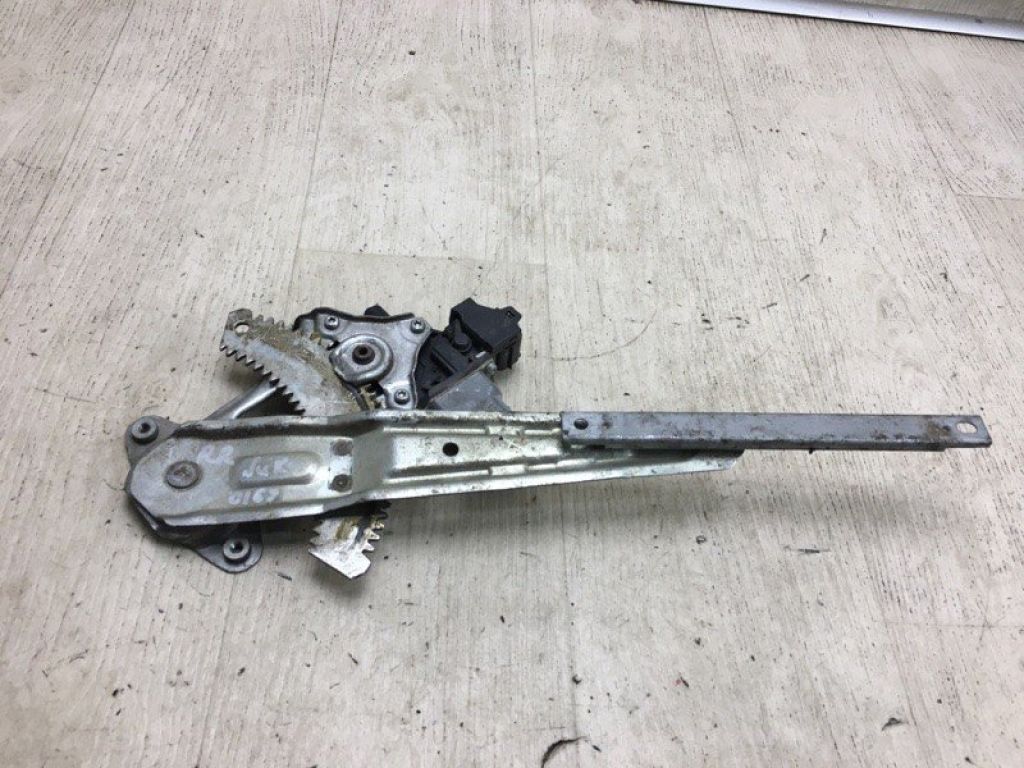 82720-1U600 | Стеклоподъемник задн. прав. NISSAN JUKE 10-19