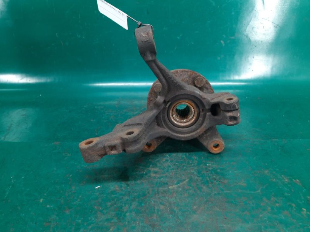 AY1Z-3K185-A | Кулак поворотний передн. прав. FORD FIESTA 08-17 - Фото 2