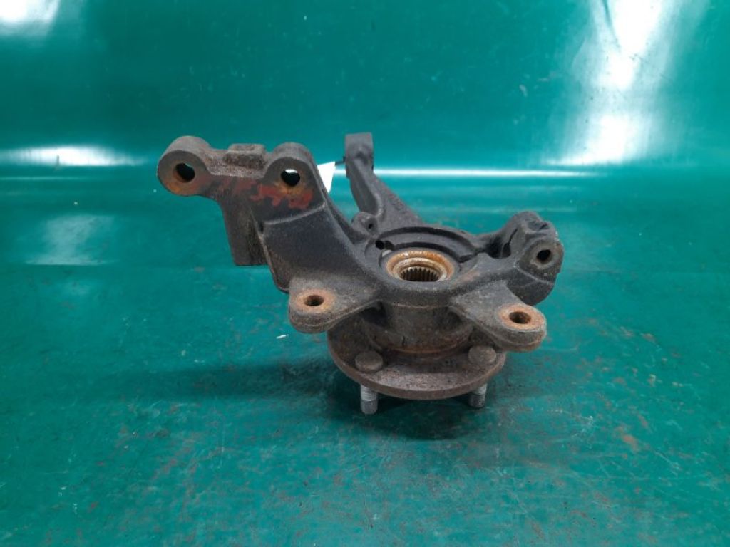 AY1Z-3K185-A | Кулак поворотний передн. прав. FORD FIESTA 08-17 - Фото 3