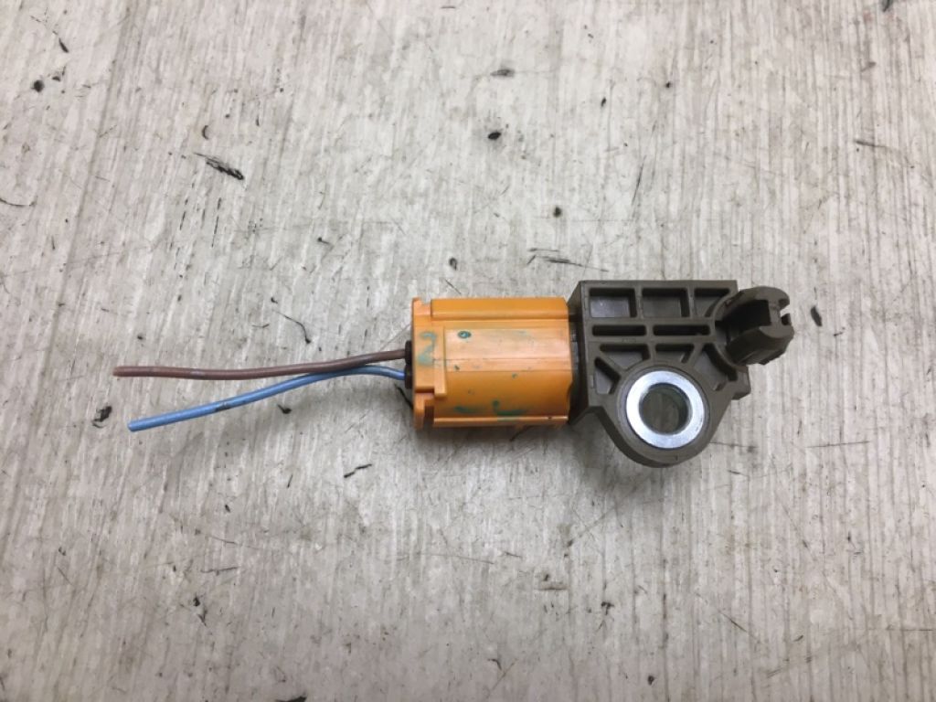 KD45-57-KC0 | Датчик удара задн. MAZDA 3 BM 13-19