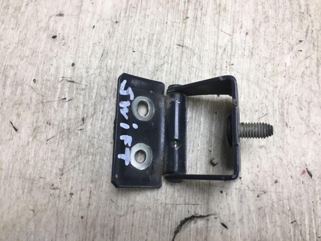 69510-54G00 | Петля крышки багажника задн. лев. SUZUKI SWIFT 04-11