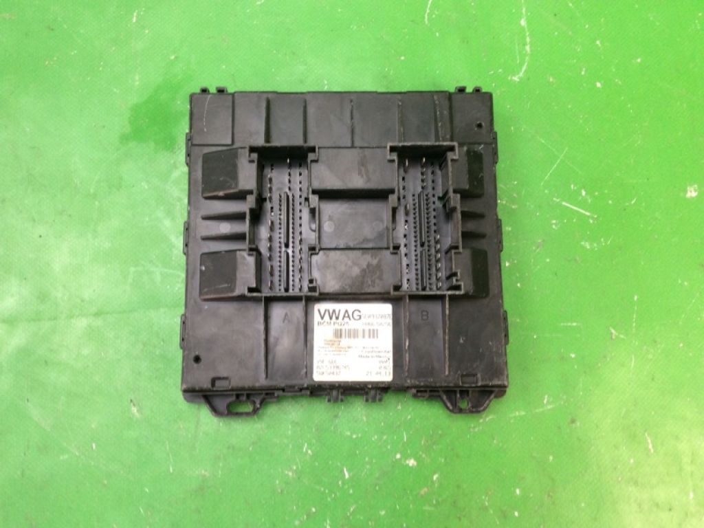 5C0 937 087 E Z09 | Блок электронный VOLKSWAGEN JETTA USA 10-17