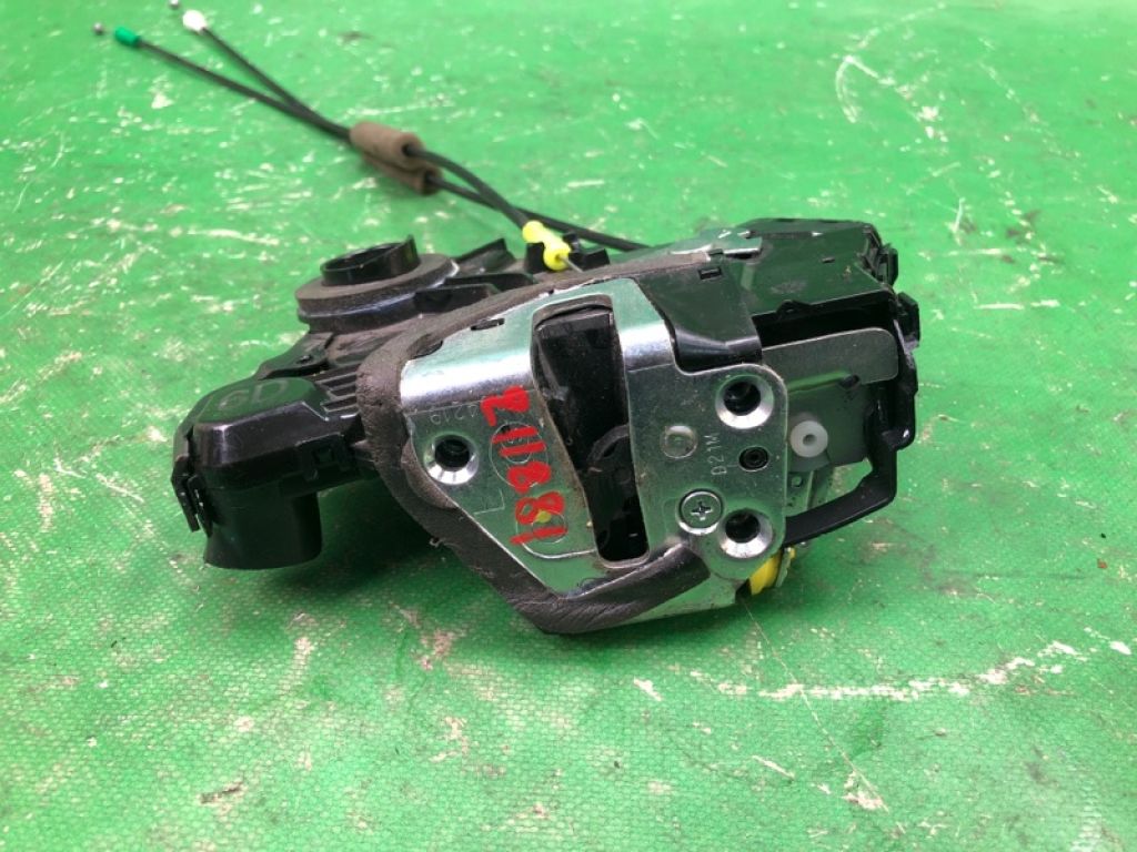 69040-0C050 | Замок двері передн. лів. TOYOTA CAMRY 55 14-17 - Фото 4