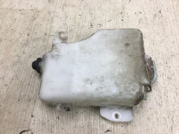 Бачок омивача задн. MITSUBISHI PAJERO 99-06