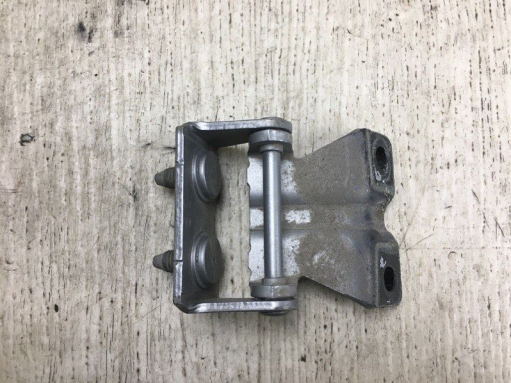 60870AG00A9P | Петля кришки багажника SUBARU TRIBECA B9 05-07 - Фото 2