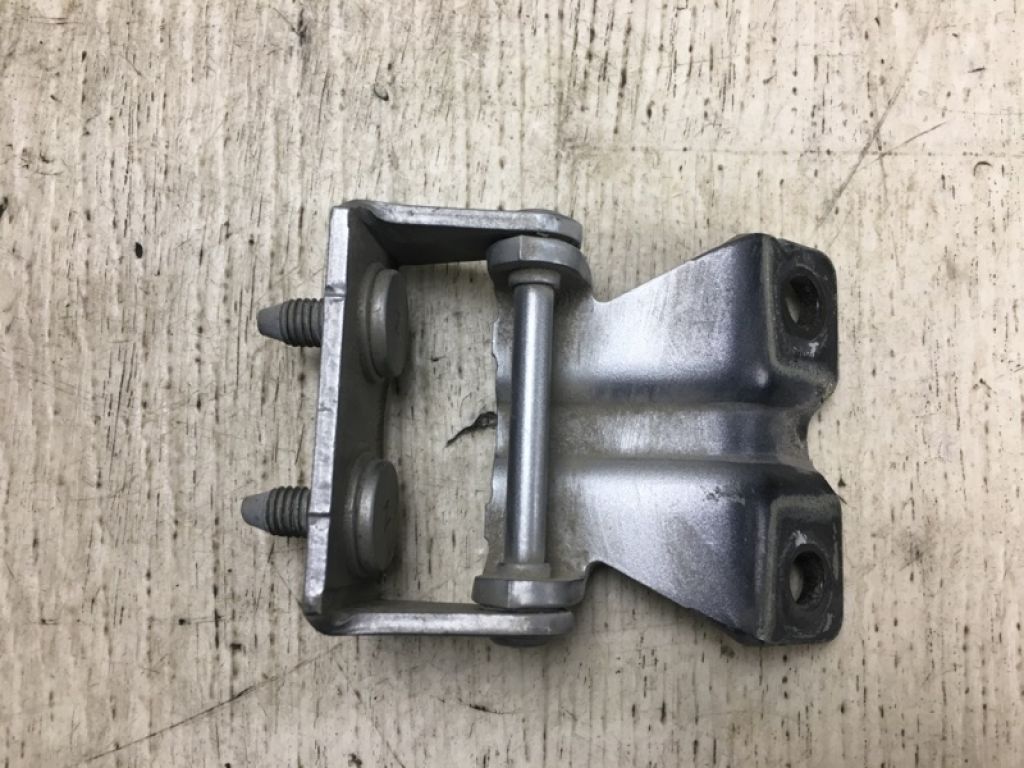 60870AG00A9P | Петля кришки багажника SUBARU TRIBECA B9 05-07 - Фото 2