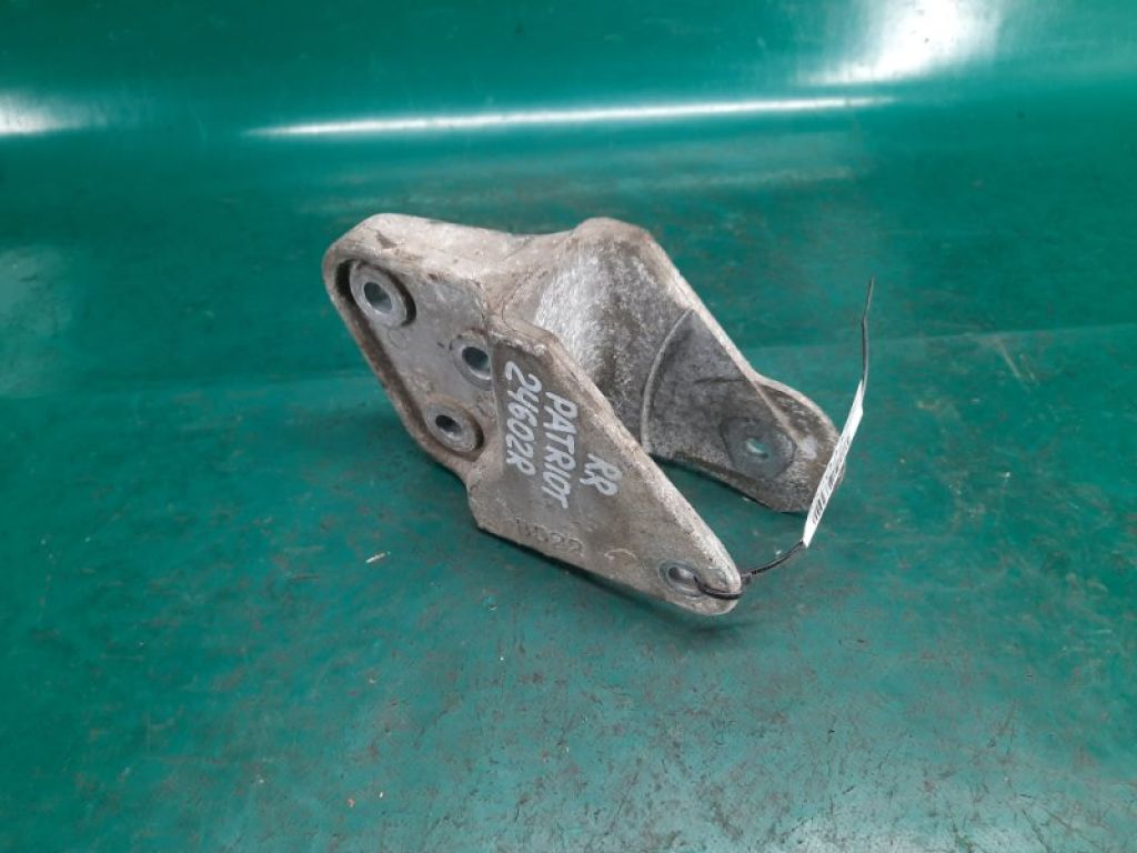 5105416AE | Кронштейн КПП задн. JEEP PATRIOT 10-17