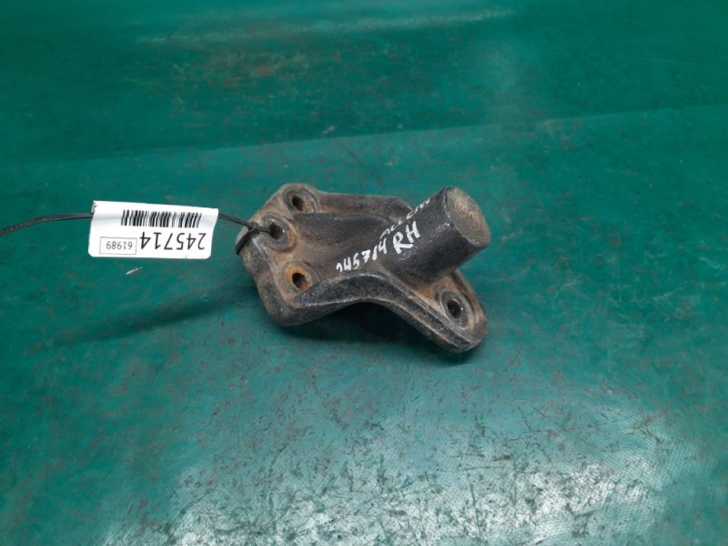 21825-3X000 | Кронштейн двигателя прав. HYUNDAI ACCENT RB 10-