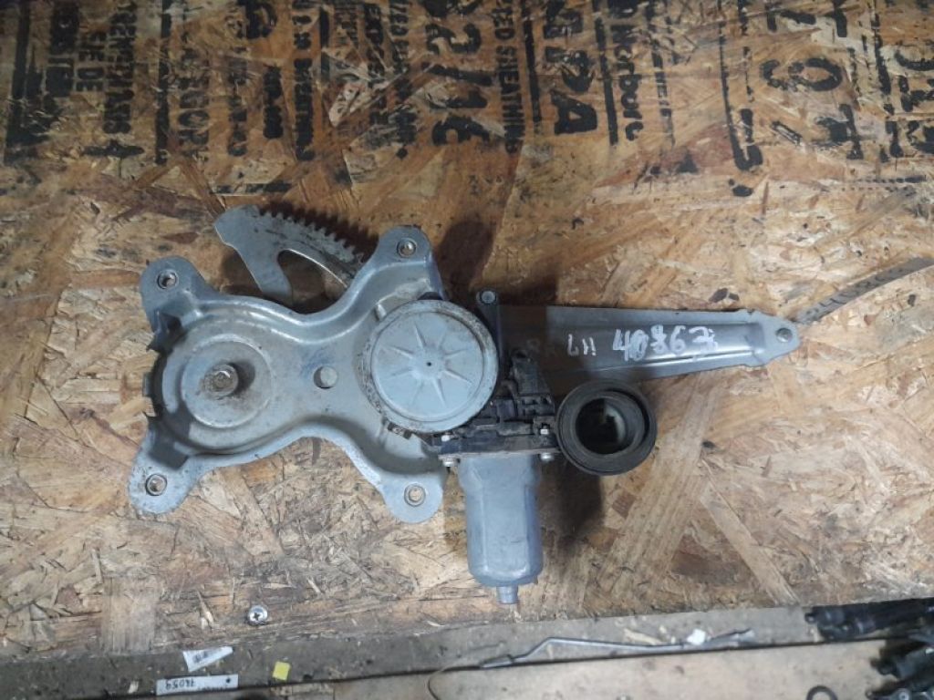 69840-02240 | Стеклоподъемник задн. лев. TOYOTA AURIS 06-12
