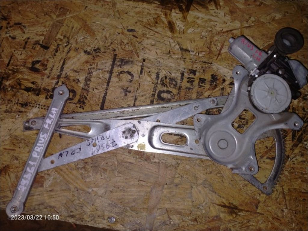 69802-52070 | Стеклоподъемник передн. лев. TOYOTA PRIUS - 30 09-17