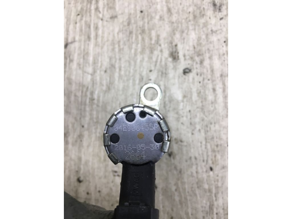 04E906455P | Клапан изменения фаз ГРМ VOLKSWAGEN JETTA USA 10-17 - Фото 4