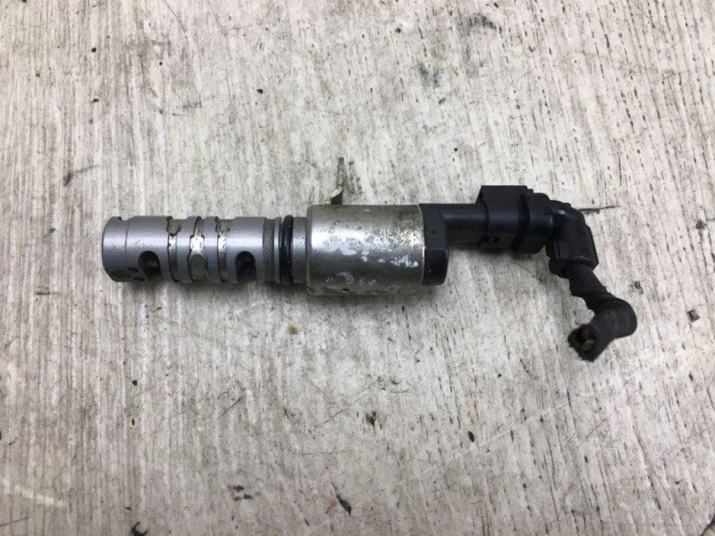 04E 906 455 D | Клапан зміни фаз ГРМ VOLKSWAGEN JETTA USA 10-17