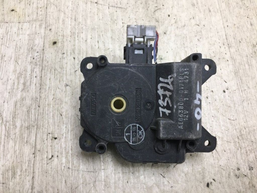 87106-07140 | Моторчик заслонки печки TOYOTA CAMRY 40 06-11