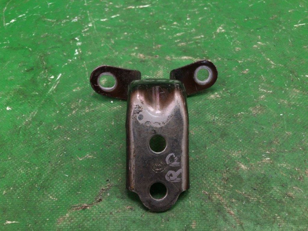 79320-2H000 | Петля двери нижняя прав. KIA FORTE/CERATO TD 08-13