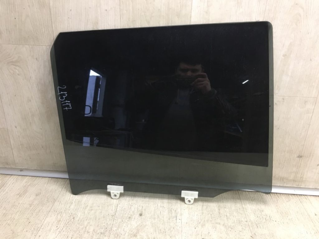 82300-1KA1A | Стекло двери задн. прав. NISSAN JUKE 10-19