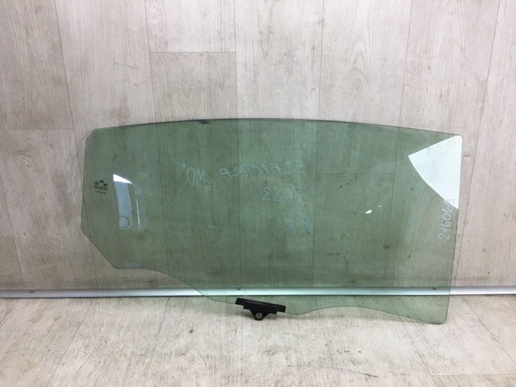 83421-3X000 | Скло дверей задн. прав. HYUNDAI ELANTRA MD 10-15