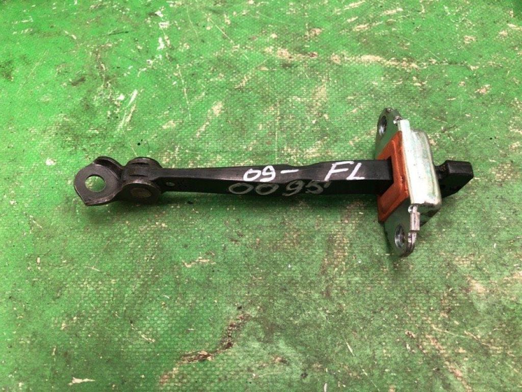 793901M000 | Обмежувач дверей передн. прав. KIA FORTE/CERATO TD 08-13