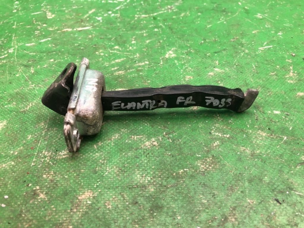 79390-3X000 | Обмежувач дверей передн. HYUNDAI ELANTRA MD 10-15