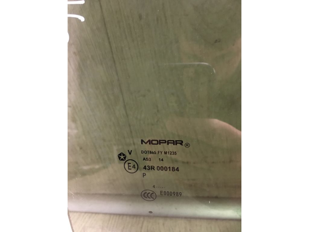 5074224AC | Стекло двери задн. прав. JEEP COMPASS 06-16 - Фото 2