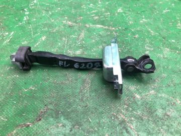 Обмежувач дверей передн. TOYOTA CAMRY 55 14-17