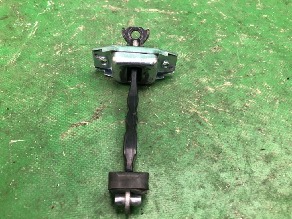 68610-06091 | Ограничитель двери передн. TOYOTA CAMRY 55 14-17 - Фото 4