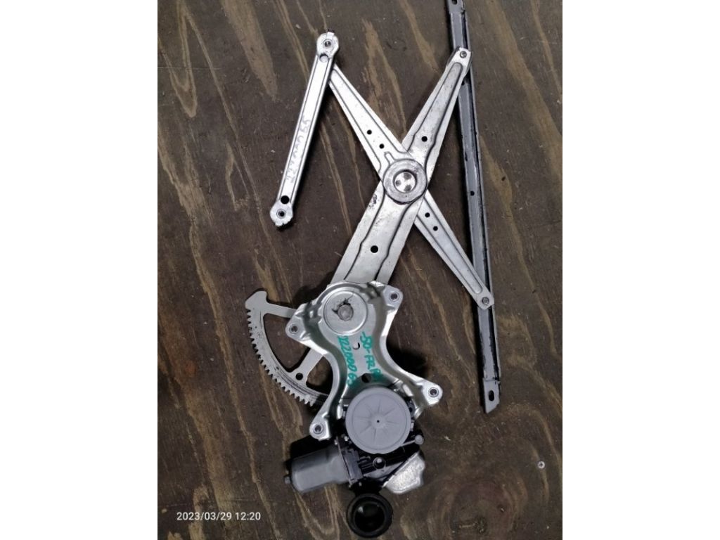 68101-06200 | Стекло двери передн. прав. TOYOTA CAMRY 50 12-15