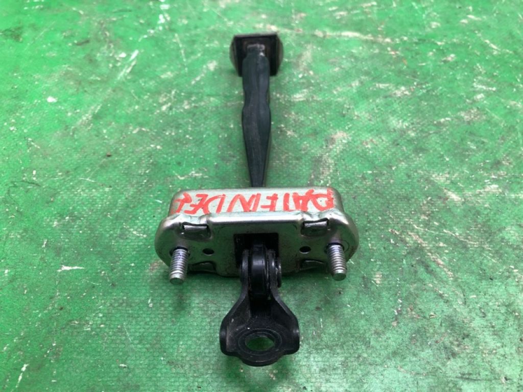 82430-3JA0A | Ограничитель двери задн. NISSAN PATHFINDER R52 12-21 - Фото 2