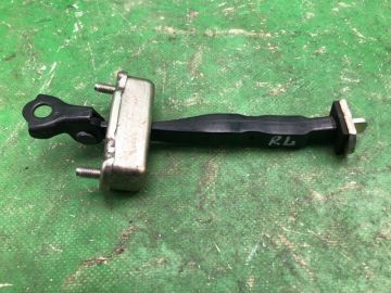 Обмежувач дверей задн. NISSAN PATHFINDER R52 12-21
