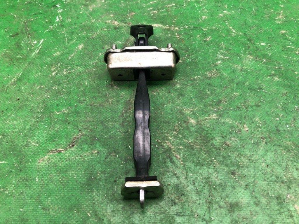 82430-3JA0A | Обмежувач дверей задн. NISSAN PATHFINDER R52 12-21 - Фото 4