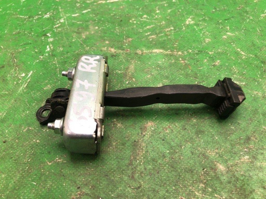 68630-60120 | Обмежувач дверей задн. TOYOTA 4RUNNER 10-16