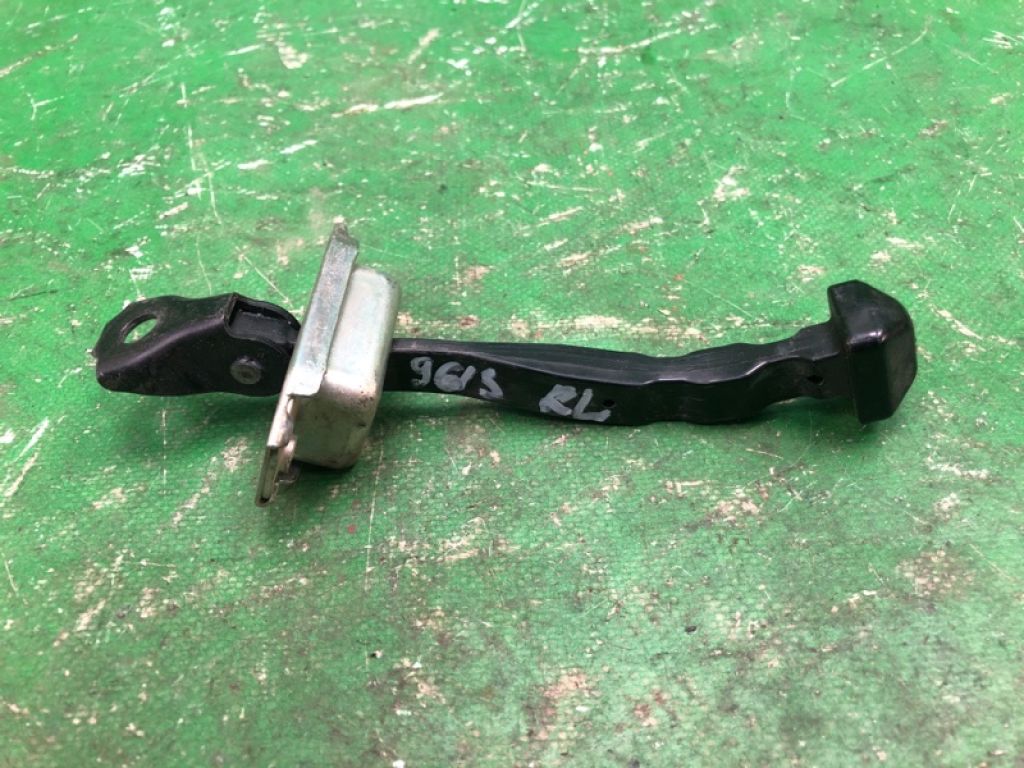 82430-9HP0A | Обмежувач дверей задн. NISSAN ALTIMA L33 12-18
