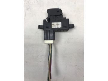 Кнопка стеклоподъемника задн. прав. INFINITI G25/G35/G37/Q40 06-14