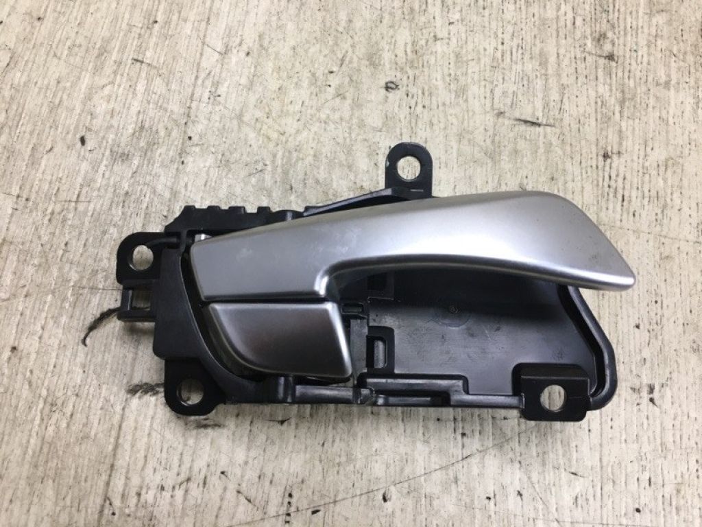 82620-C6000SA1 | Ручка двери внутренняя прав. KIA SORENTO UM 14-