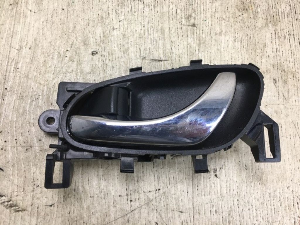 80671-1VA0A | Ручка двери внутренняя лев. NISSAN SENTRA B17 12-21