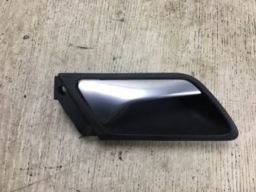 Ручка дверей внутрішня задн. прав. VOLKSWAGEN JETTA USA 10-17