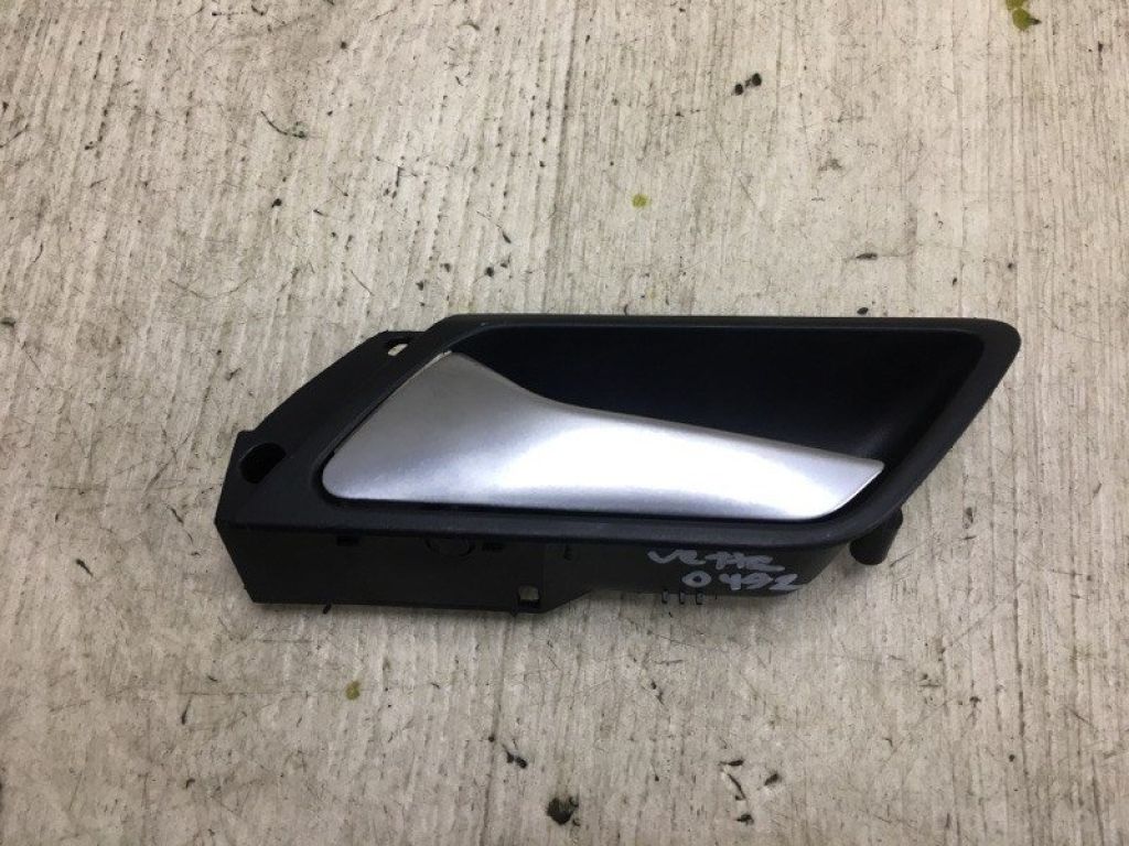 5C6 839 114 B ZNX | Ручка дверей внутрішня задн. прав. VOLKSWAGEN JETTA USA 10-17