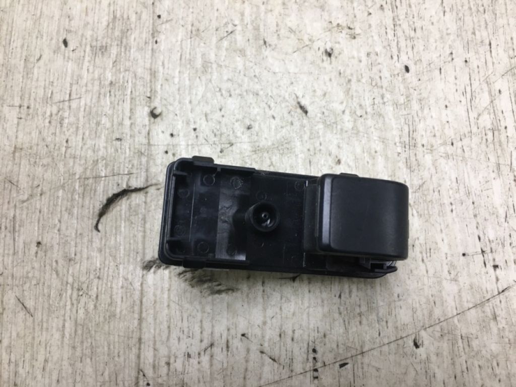 KD35-66-370 | Кнопка стеклоподъемника MAZDA 3 BM 13-19